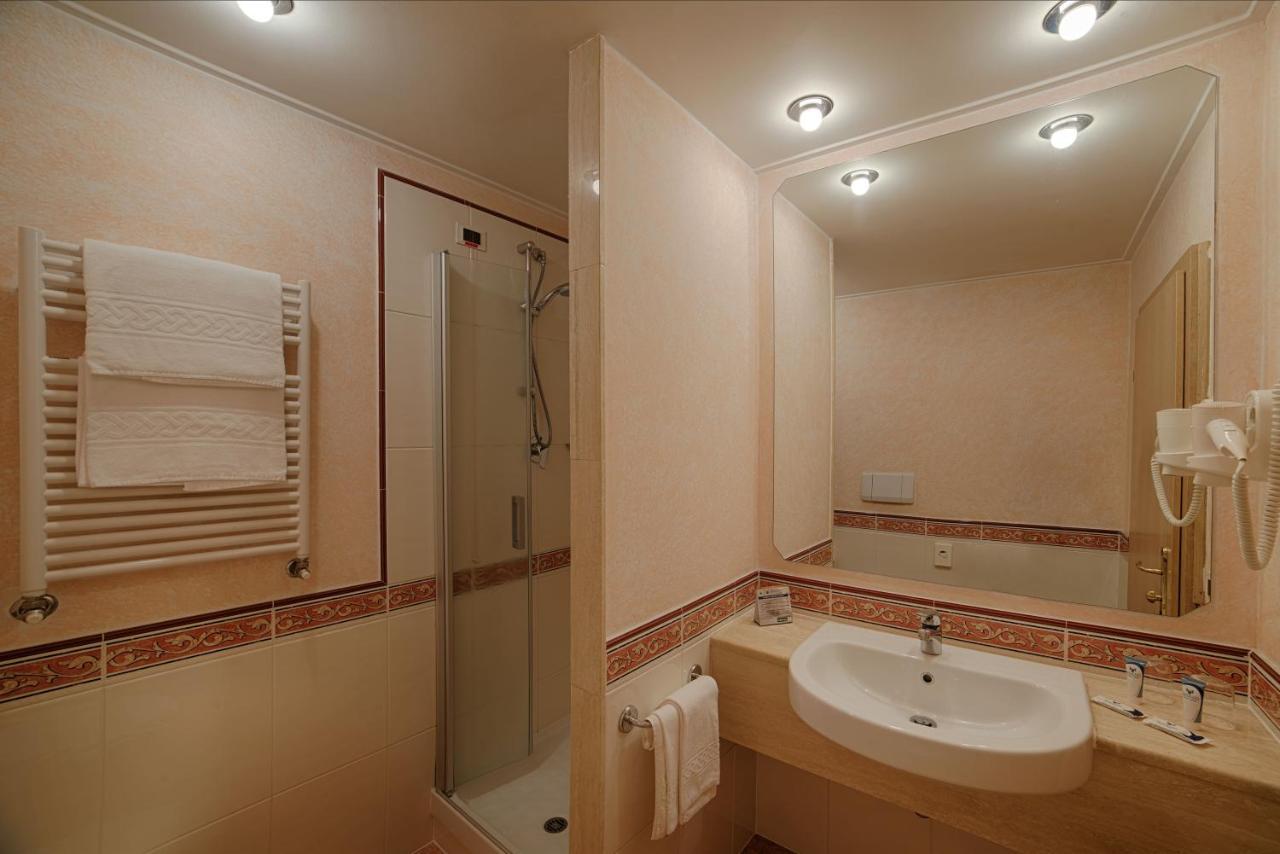 Camera Matrimoniale/Doppia con Letti Singoli con Sauna Privata e Accesso Spa