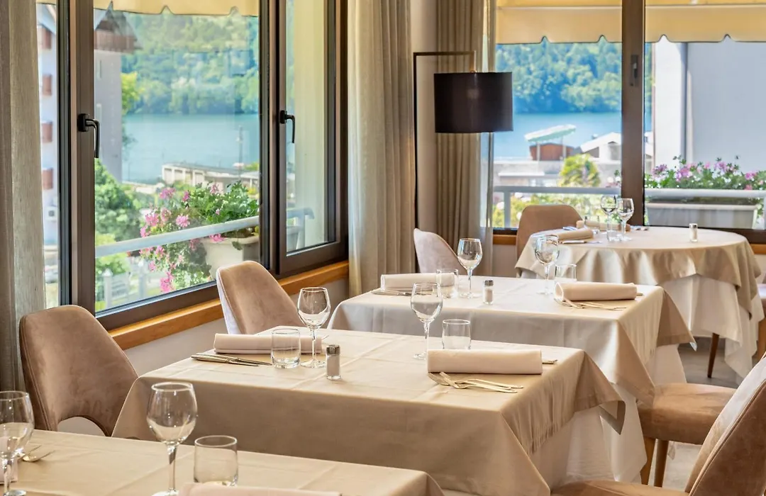 Hotel Ambassador-1